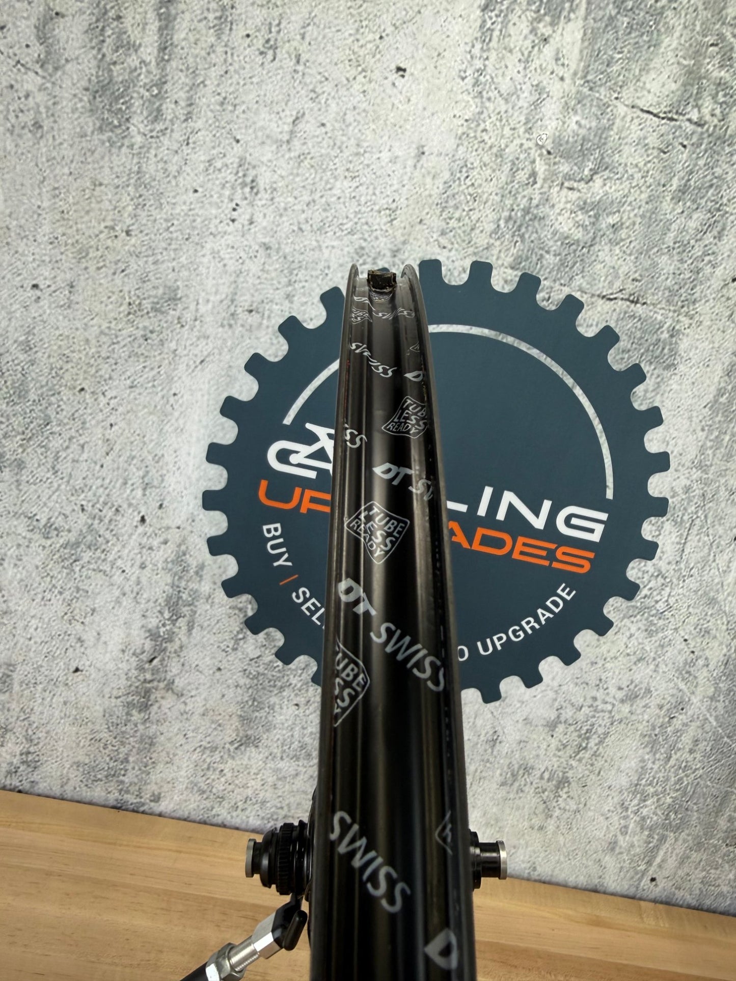 Light Use! Enve SES 2.3 Chris King R45D Carbon Wheelset