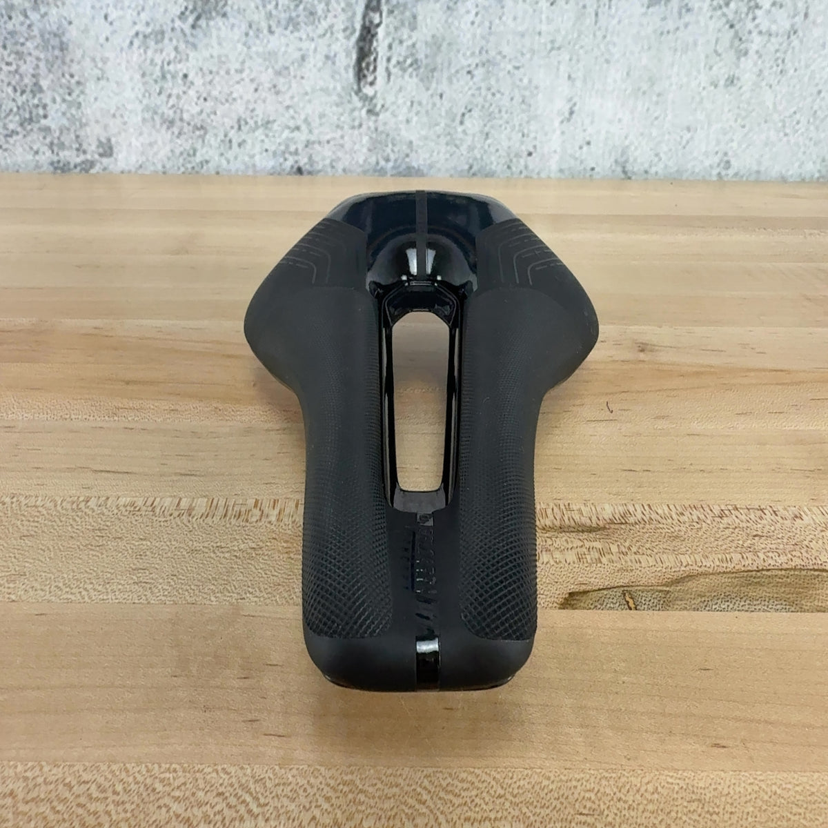 New! Syncros Belcarra V 1.0 TT Carbon Rails 140mm Bike Saddle 176g MSRP $160 — photo 4 of 7