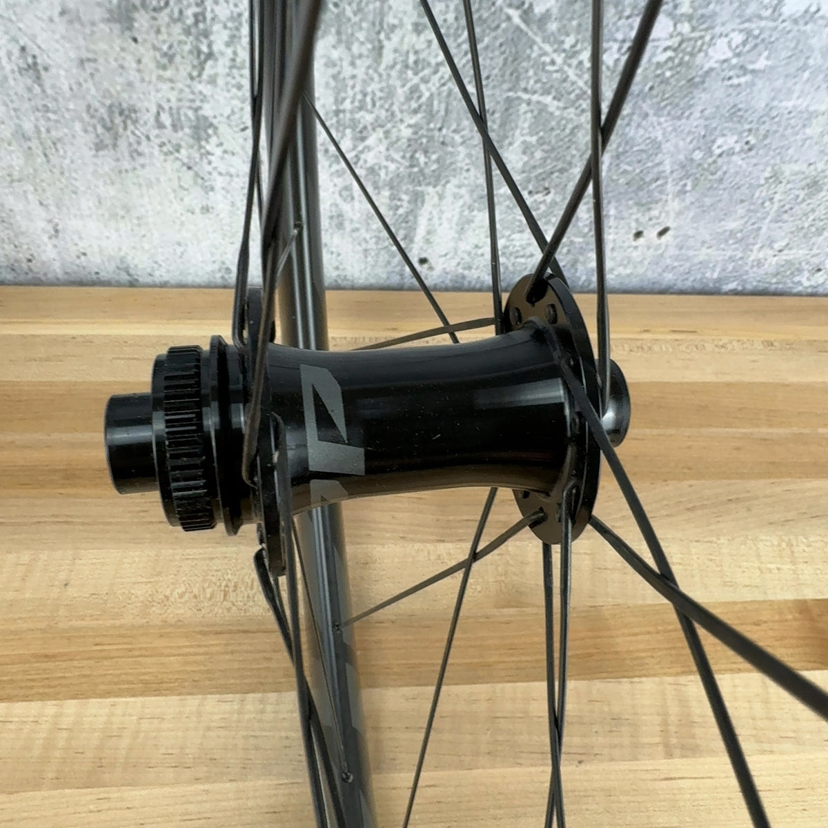 Low Mile! Zipp 303s Carbon Tubeless ZR1 Hubs Gravel Bike Wheelset 700c 1537g — photo 6 of 10
