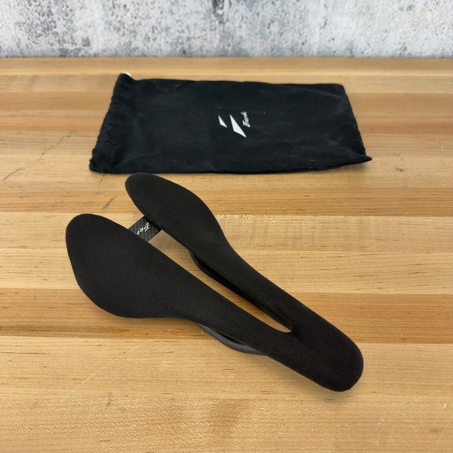 Low Mile! Berk Lupina Short 132mm Alcantara Black Carbon Bike Saddle 93g