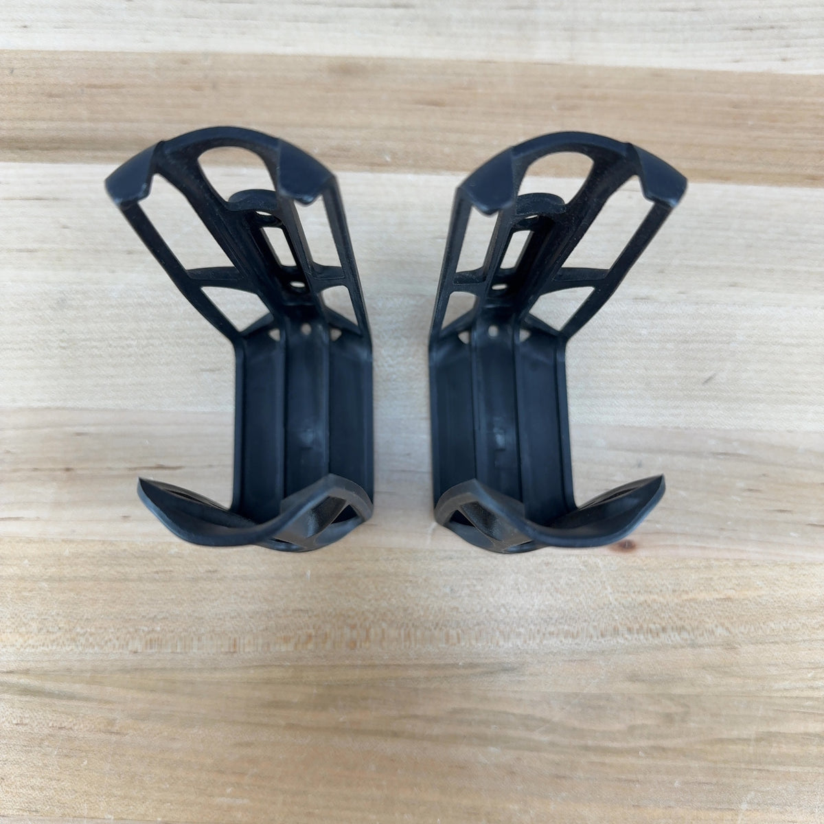 Low Mile! Cannondale ReGrip Aero Pair Composite Bike Water Bottle Cages 93g