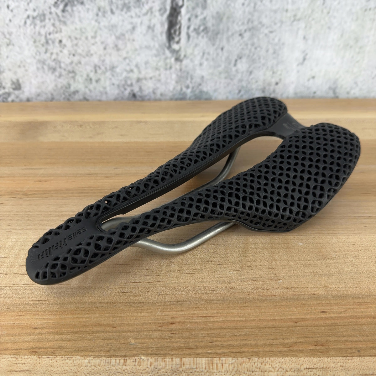 Low Mile! Selle Italia SLR Boost 3D 130mm 7x7mm Round Rails Bike Saddle 199g — photo 3 of 8