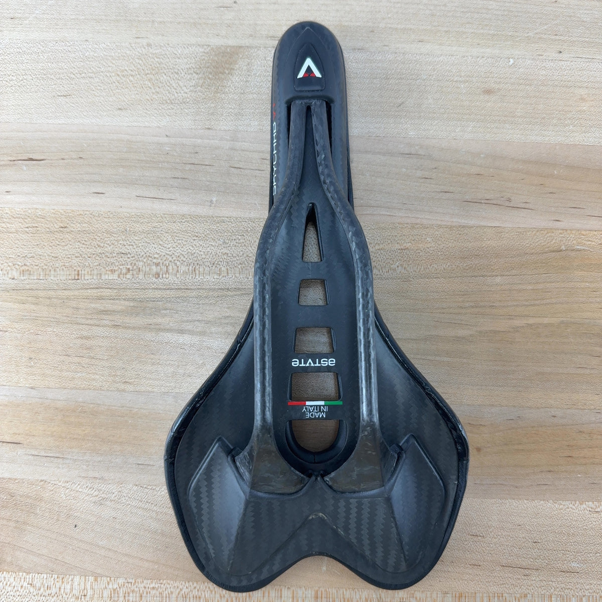New! Astute Skycarb VT 135mm Black Carbon Bike Saddle 180g — photo 6 of 6