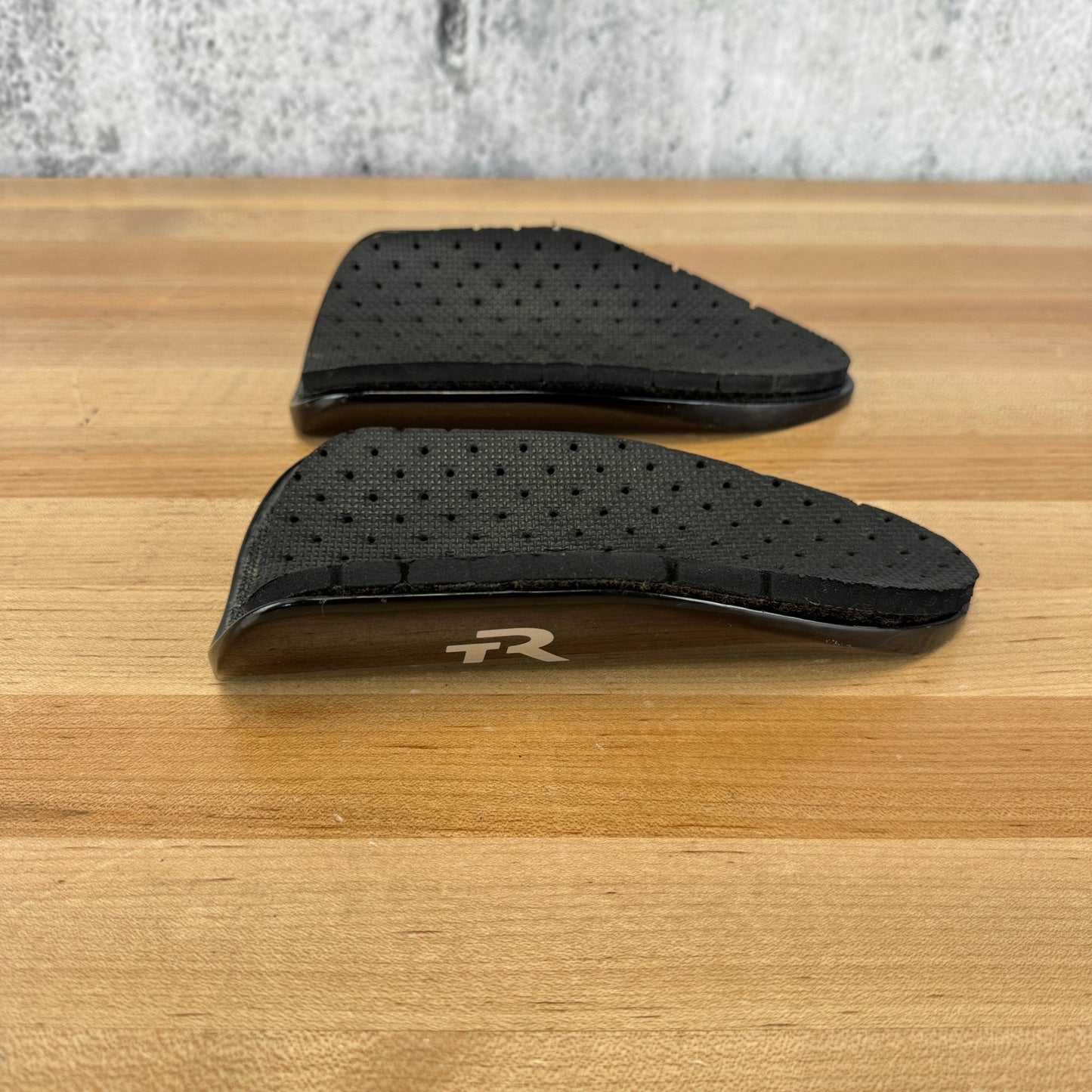 Low Mile! Tririg Signature Arm Cups Open Back Signature Arm Cups + Replacement Pads Carbon TT Cockpit