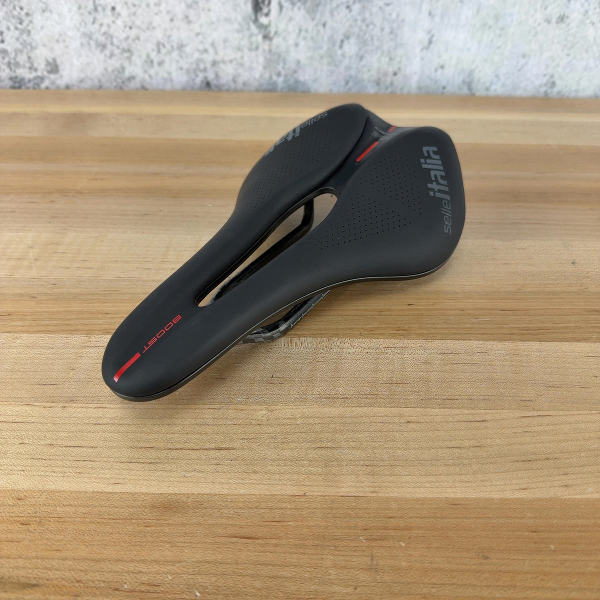 Light Use! Selle Italia Novus Boost EVO Kit Carbonio Superflow L3 145mm Saddle — photo 3 of 8