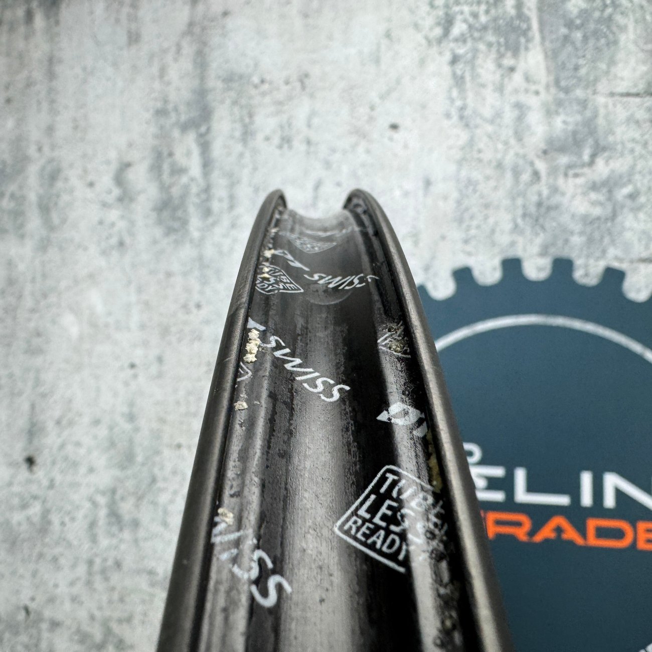 DT Swiss ARC 1100 Dicut 62 Carbon Tubeless Disc Wheelset 700c DT 180 Hubs