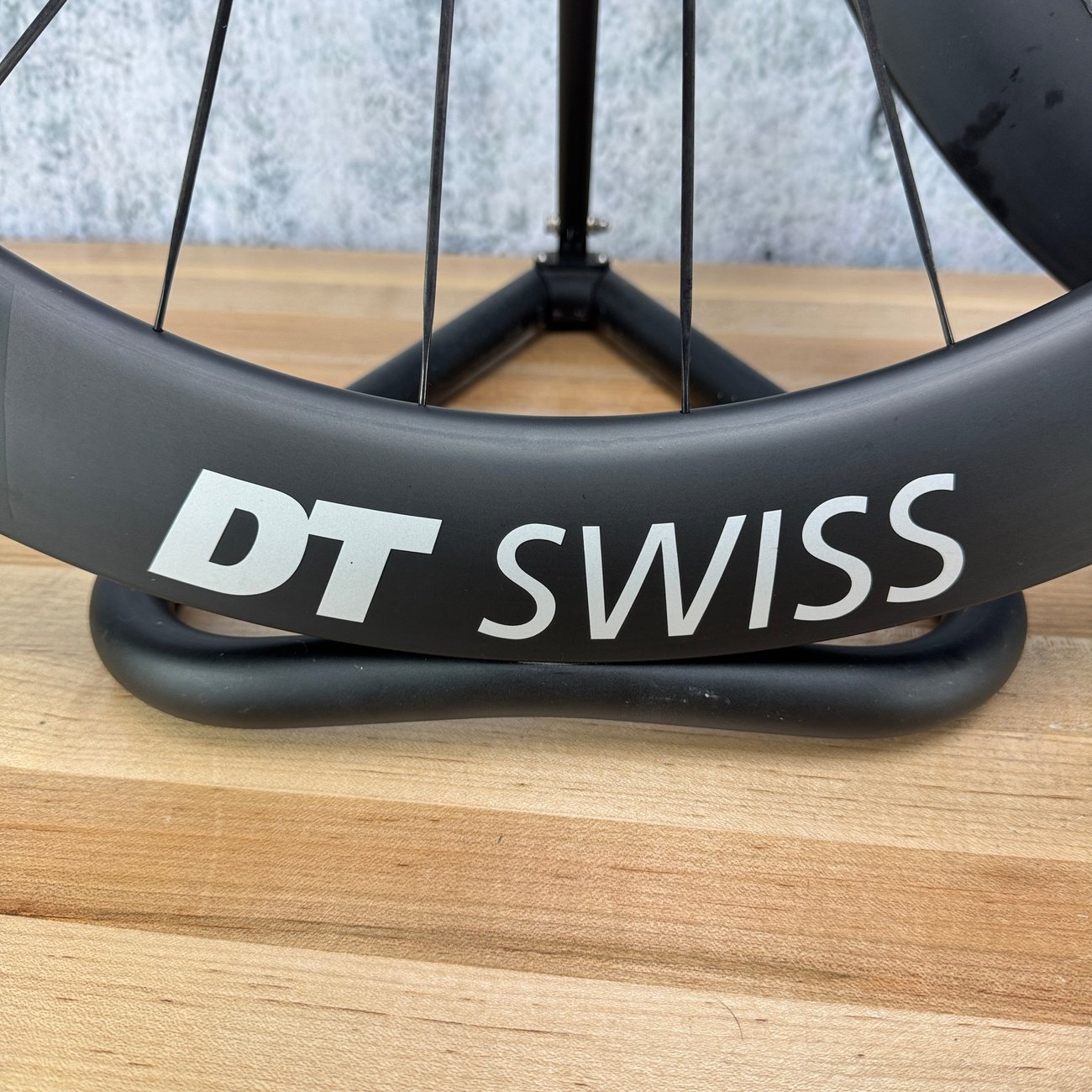 DT Swiss ARC 1100 Dicut 62 Carbon Tubeless Disc Wheelset 700c DT 180 Hubs