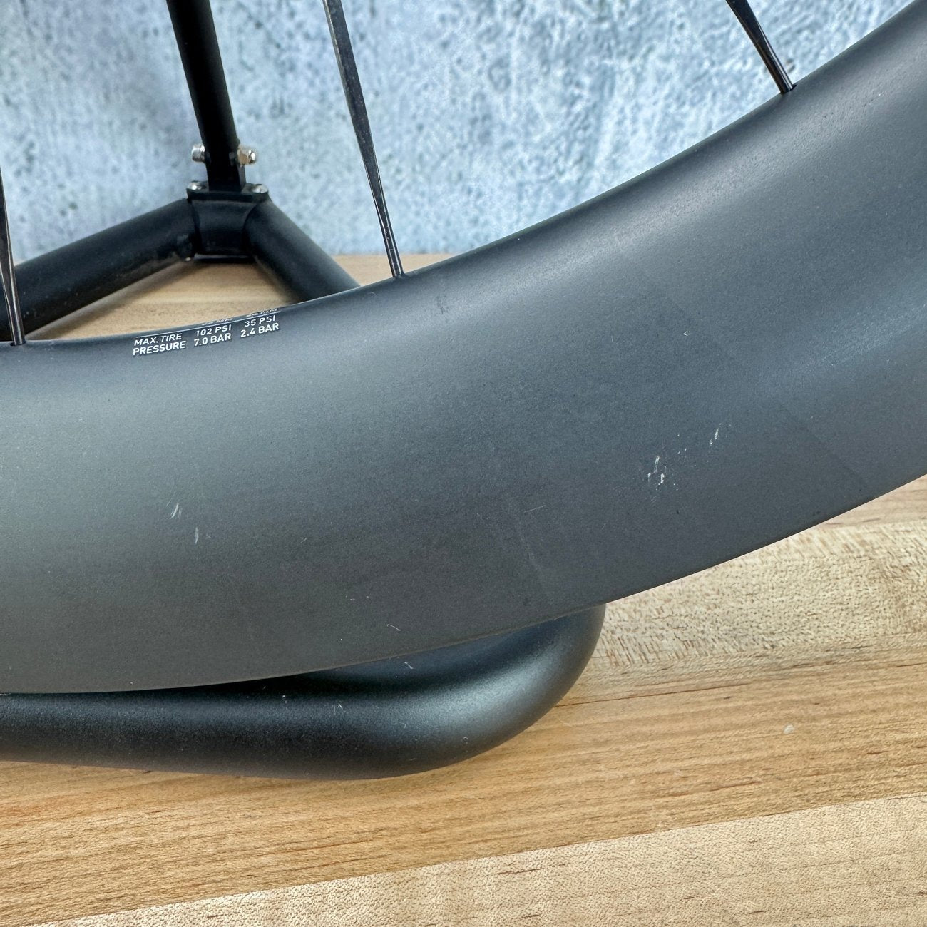 DT Swiss ARC 1100 Dicut 62 Carbon Tubeless Disc Wheelset 700c DT 180 Hubs