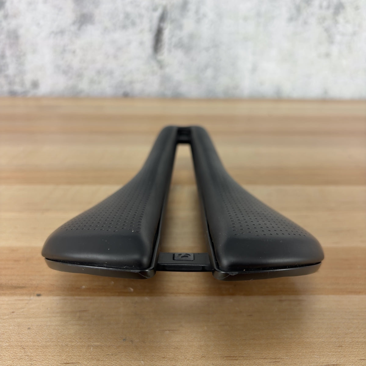 Low Mile! Bontrager Aeolus Elite 145mm Saddle — photo 3 of 5