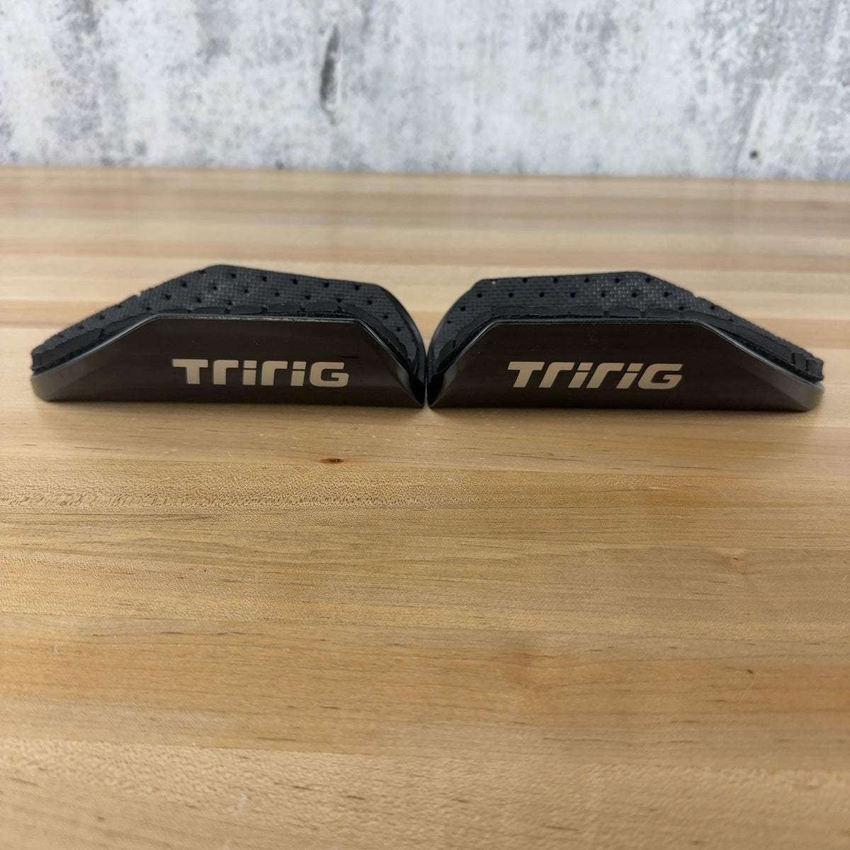 Light Use! Tririg Carbon Arm Cups Open Back TT/Triathlon Cockpit Pads 369g