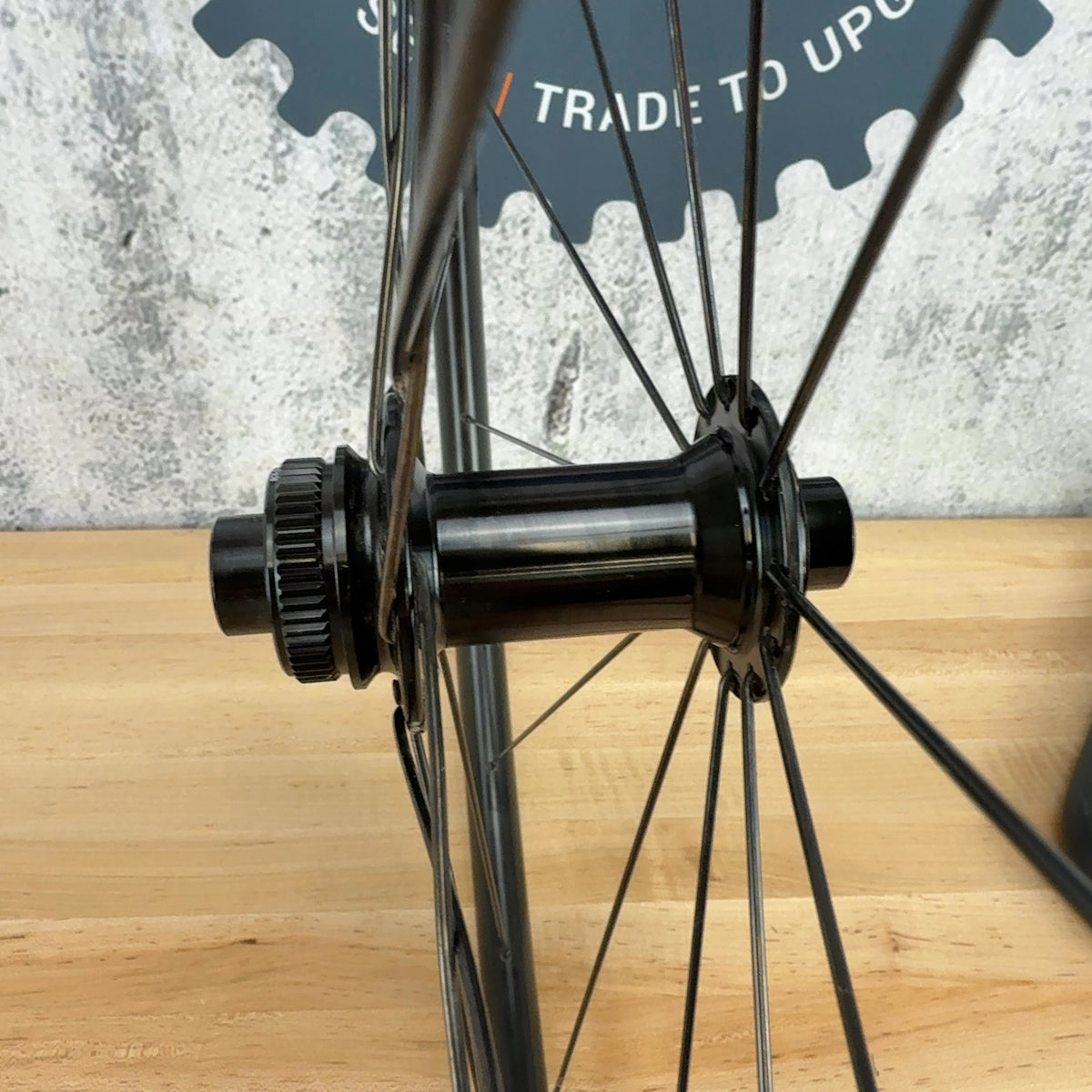 New Take Off! DT Swiss R470 Alloy Centerlock 700c Tubeless Bike Wheelset 1890g — photo 6 of 9