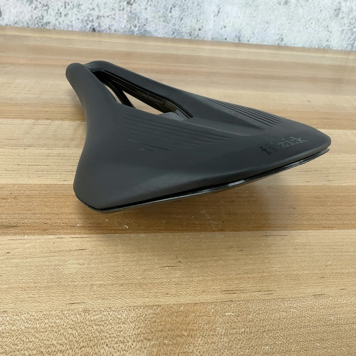 Light Use! Fizik Argo Vento 140mm 7x7mm Chromoly Rails Bike Saddle 234g