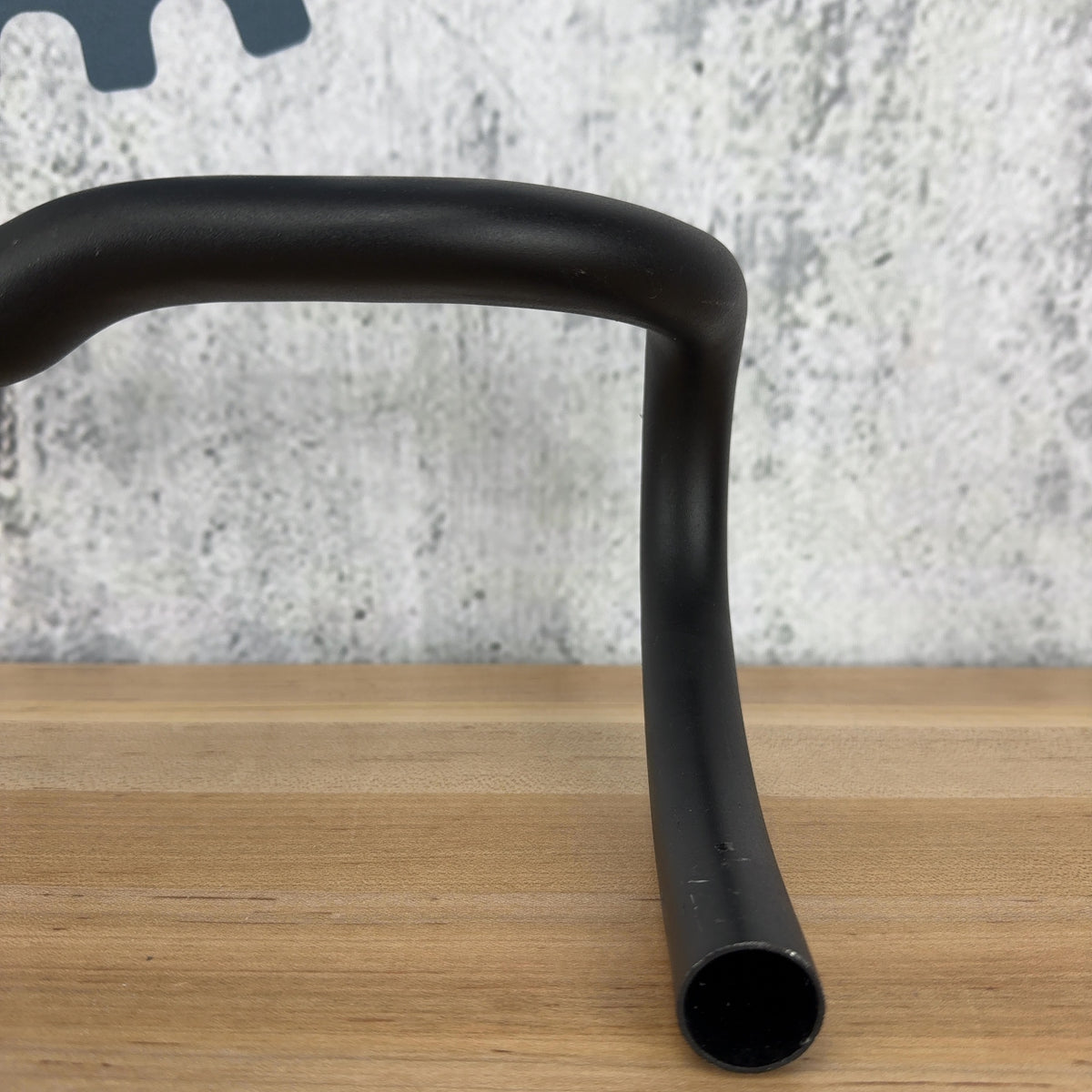 Specialized Hover Expert 40cm 31.8mm Round Drop Bar Bike Handlebar 273g