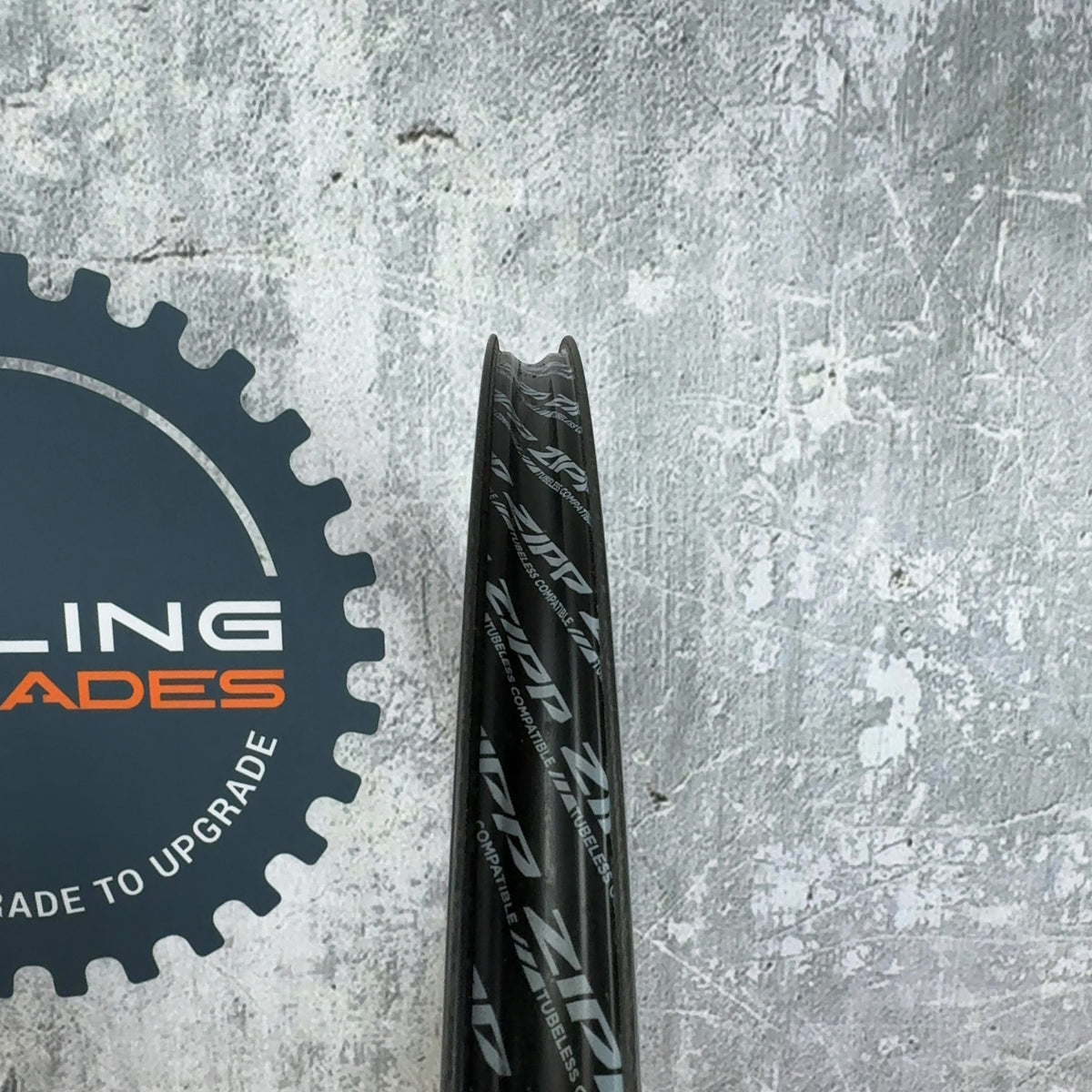 Low Mile! Zipp 303s Carbon Tubeless ZR1 Hubs Gravel Bike Wheelset 700c 1537g — photo 7 of 10