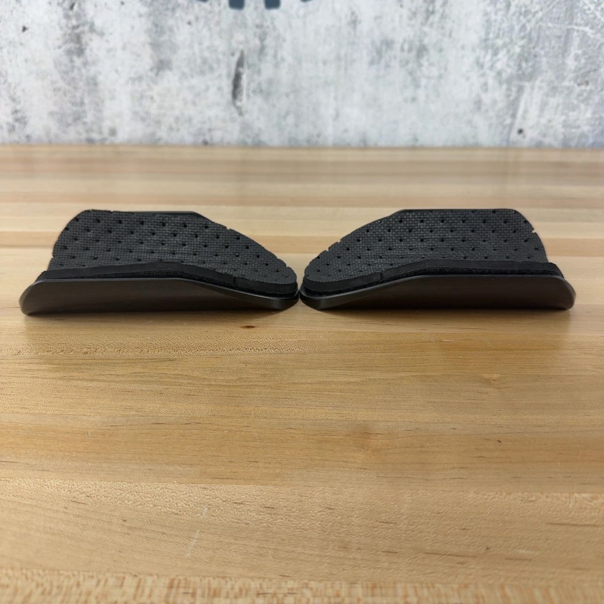 Light Use! Tririg Carbon Arm Cups Open Back TT/Triathlon Cockpit Pads 369g