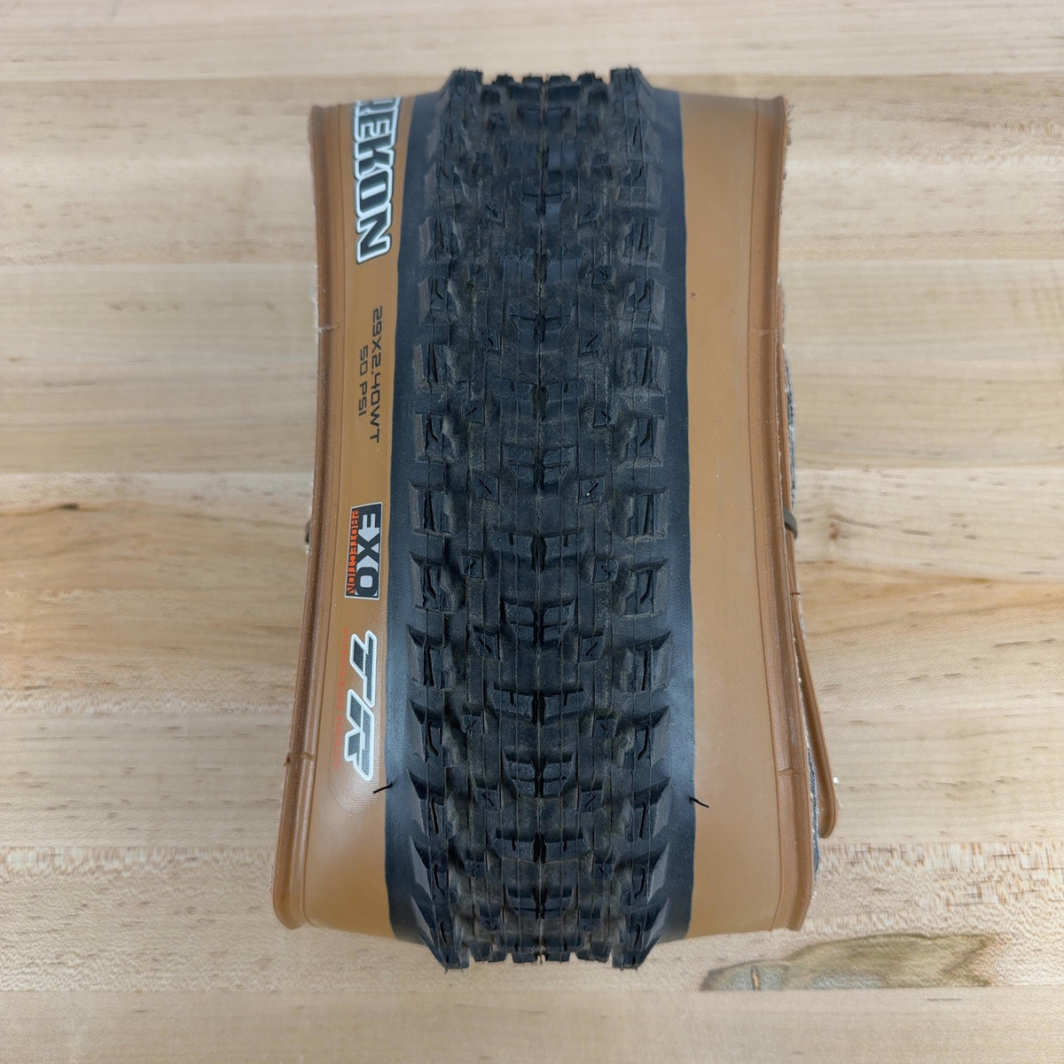 New Take Off! Maxxis Rekon 29x2.40WT Tubeless Tanwall Single MTB Bike Tire — photo 3 of 5