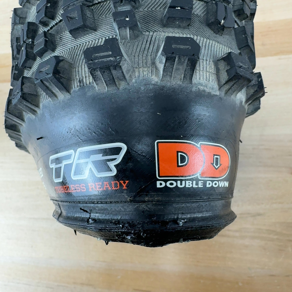 Maxxis Aggressor 27.5x2.3 WT EXO TR Double Down Single MTB Tire 60TPI — photo 5 of 6