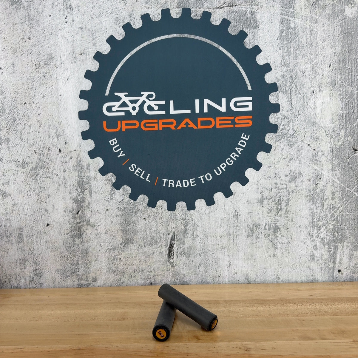 New Take Off! ESI Chunky 80g Grey MTB Bike Handlebar Grips w/ plugs — photo 2 of 5