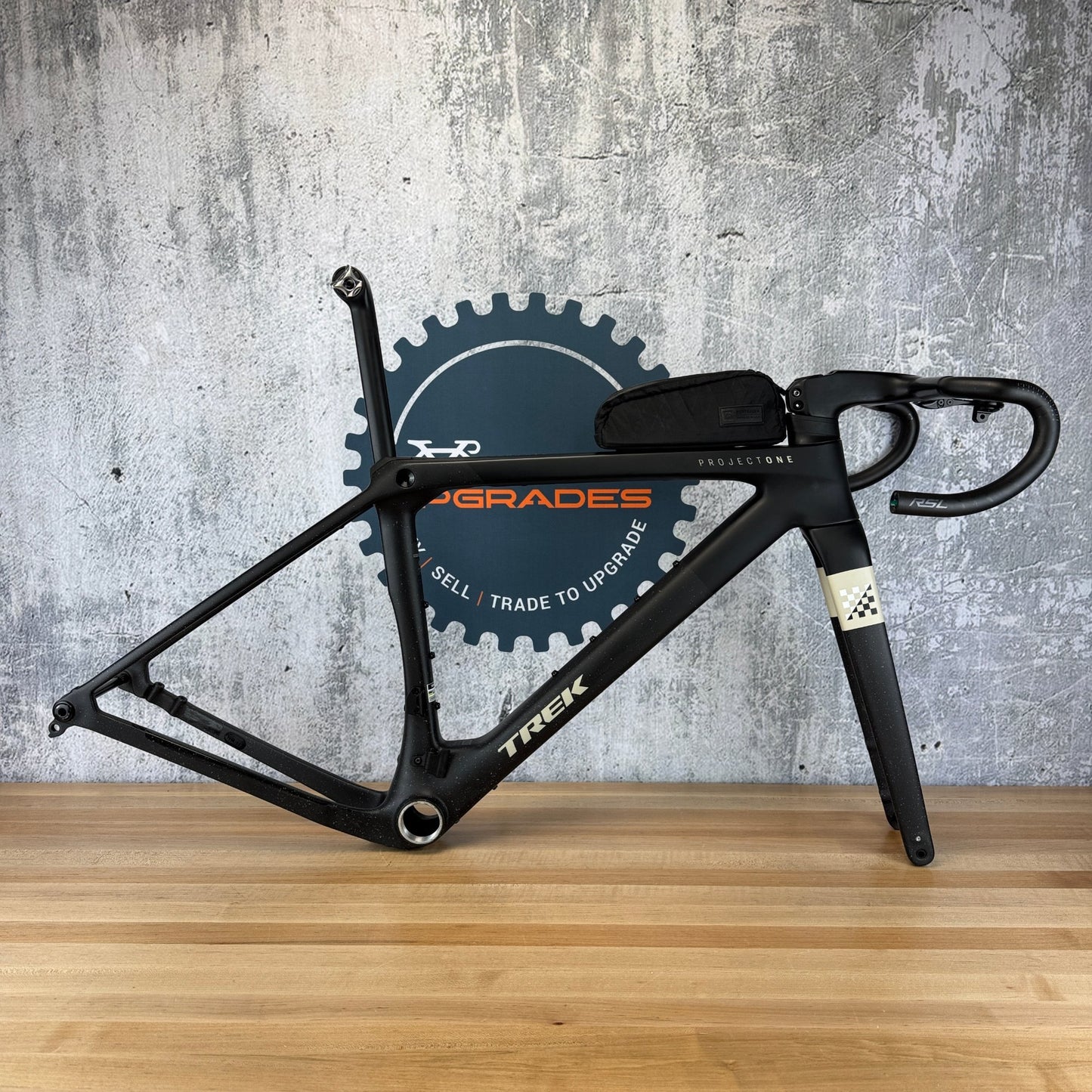 Low Mile! 2025 Trek Checkmate SLR Small Black Carbon Gravel Bike Frameset 2433g