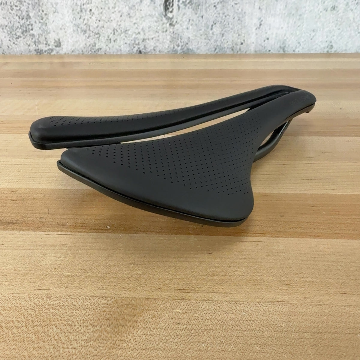 Light Use! Bontrager Aeolus Pro 155mm 7x9mm Carbon Rails Bike Saddle 180g