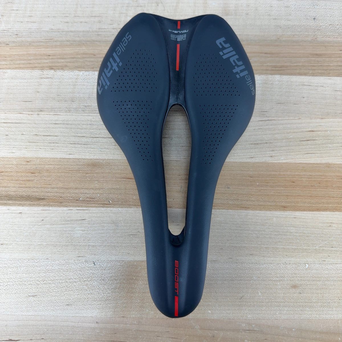 Light Use! Selle Italia Novus Boost EVO Kit Carbonio Superflow L3 145mm Saddle — photo 4 of 8
