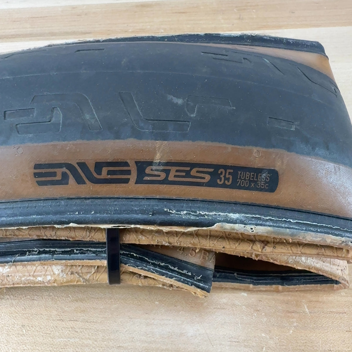 Pair Enve SES Road 700c x 35mm Tanwall Tubeless Road Bike Tires 654g — photo 5 of 8