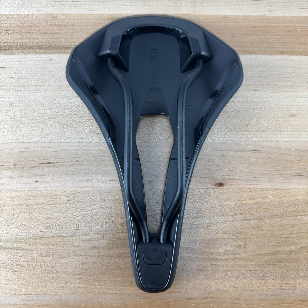Light Use! Fizik Argo Vento 150mm 7x7mm Chromoly Rails Bike Saddle 231g