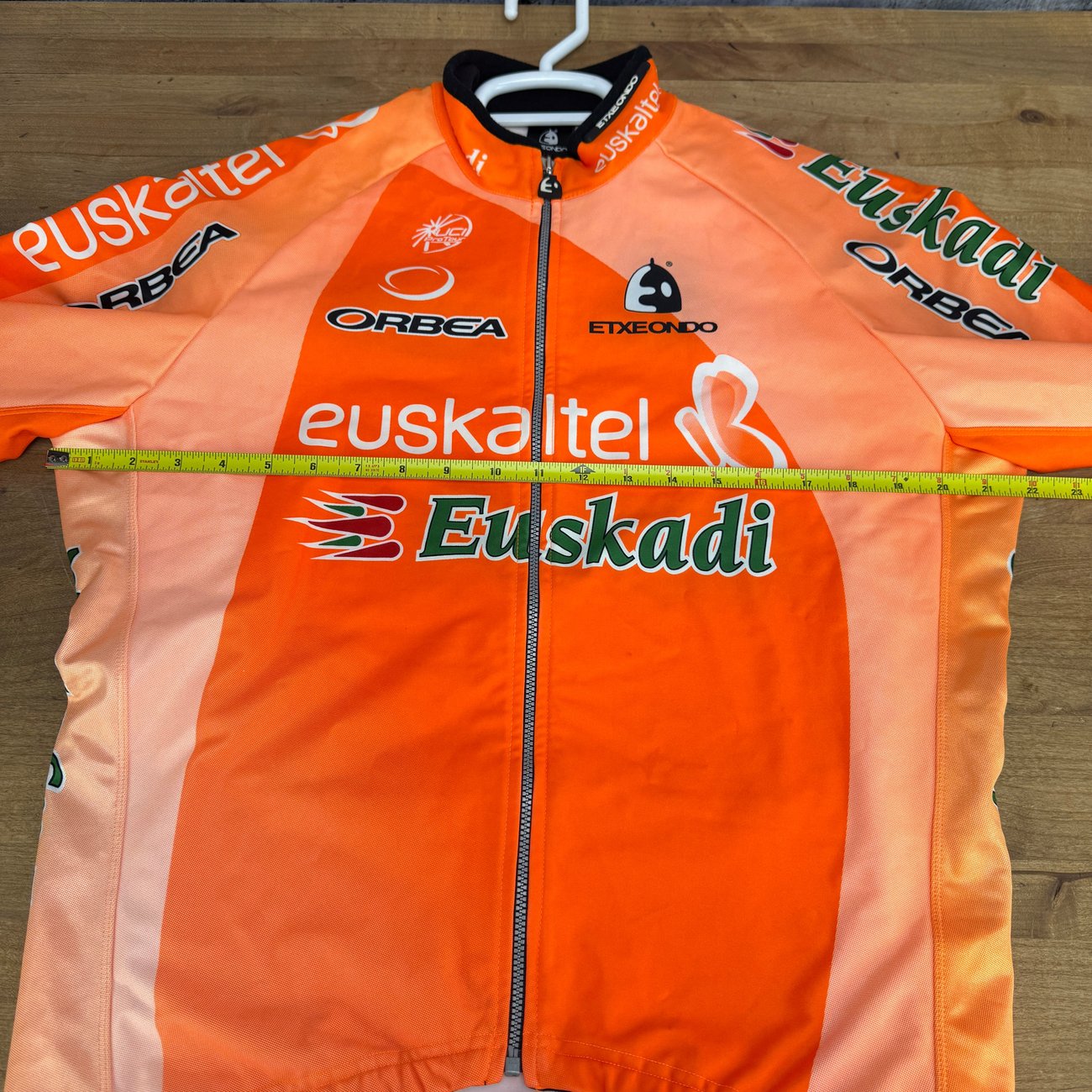 Etxeondo Euskaltel Windstopper Orange Medium Cycling Jacket