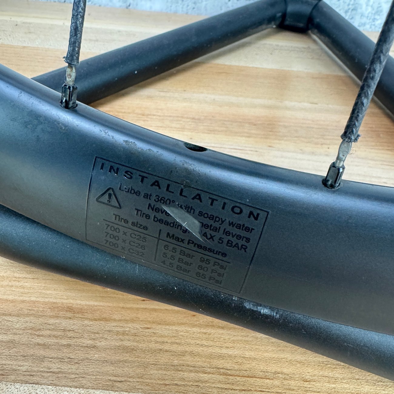 Extralite C390 Berd Carbon Tubeless Hookless Disc Wheelset 700c 1003g Enduro Ceramic