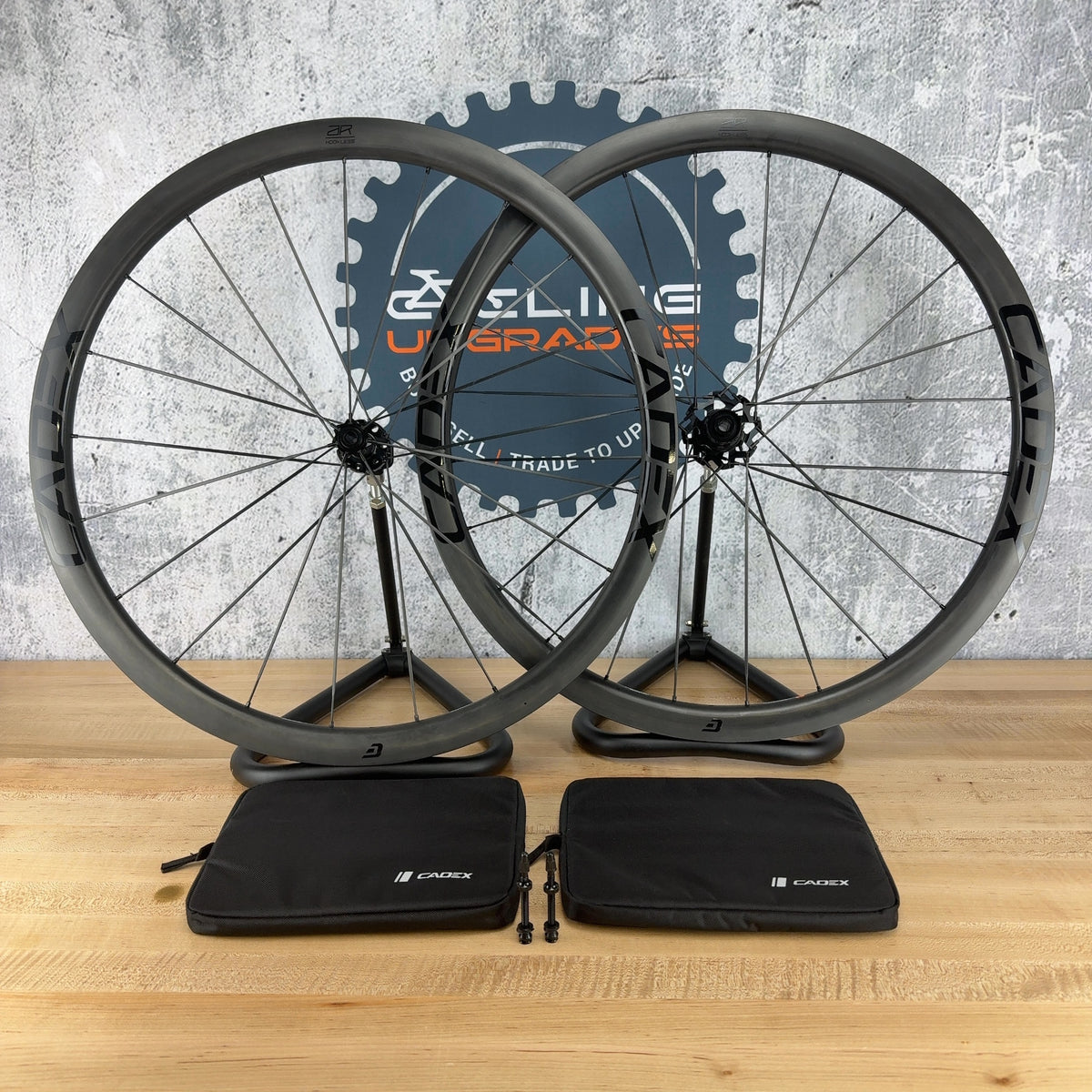 Low Mile! 2024 Cadex AR 35 Gravel Hookless Disc Tubeless Carbon Wheelset 1285g