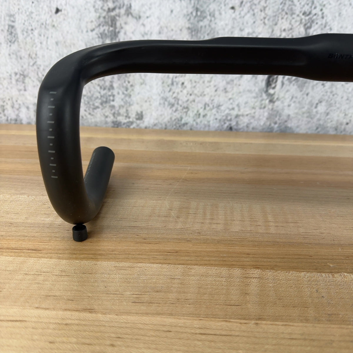 New Take Off! Bontrager Pro IsoCore VR-SF 44cm Carbon Gravel Bike Handlebar 251g — photo 2 of 12