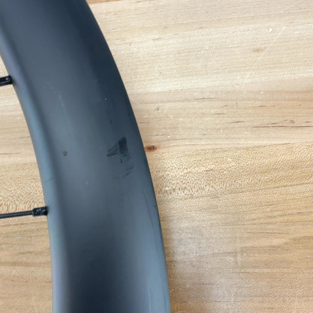Low Mile! Thesis RCG44 700c Carbon Wheelset