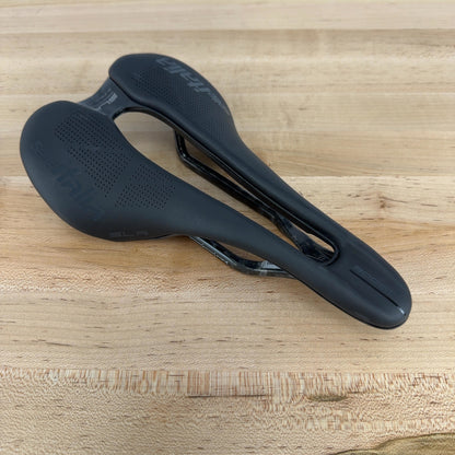 Light Use! Selle Italia SLR Superflow Boost 145mm Carbon Rails Bike Saddle 144g