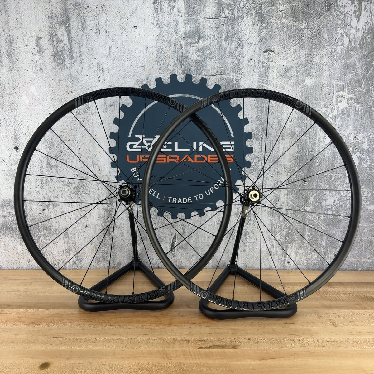Industry Nine UL250 Solix G Carbon Tubeless Bike Wheelset 700c 1317g — photo 2 of 8