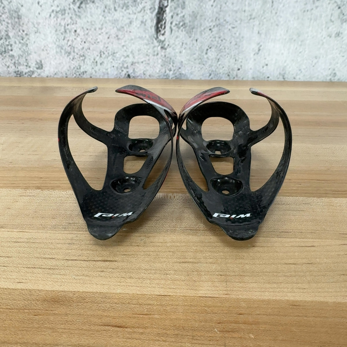 Light Use! Wiel Carbon Red Bike Pair Water Bottle Cages 52g