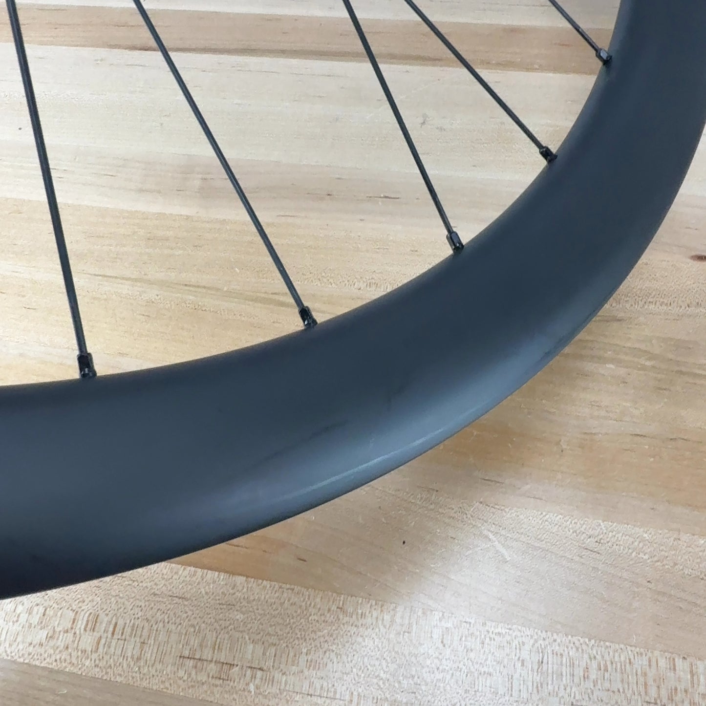 Low Mile! Thesis RCG44 700c Carbon Wheelset