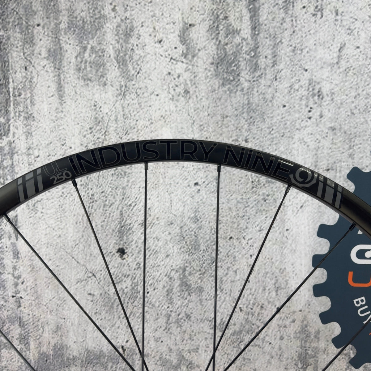 Industry Nine UL250 Solix G Carbon Tubeless Bike Wheelset 700c 1317g — photo 3 of 8