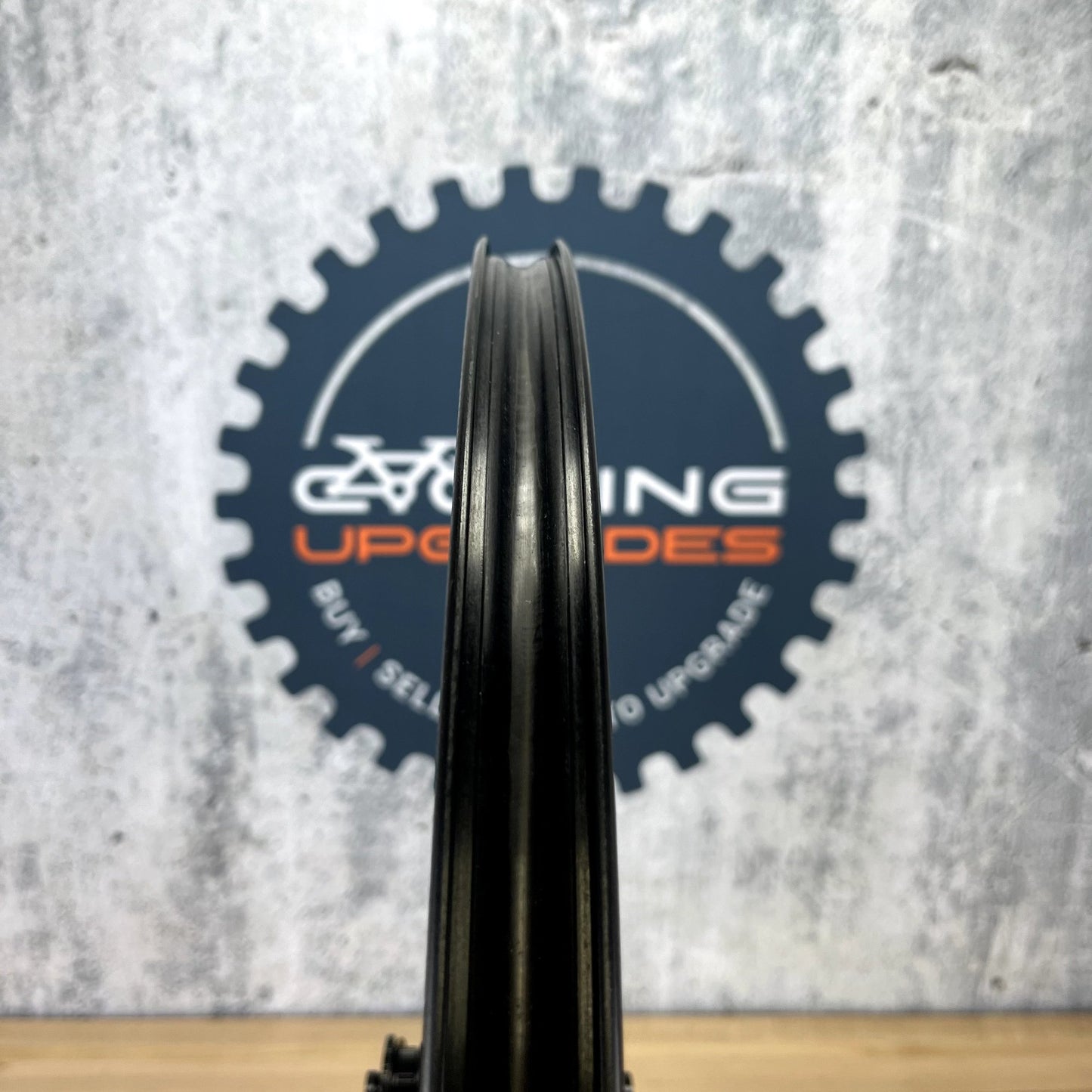 Low Mile! Campagnolo Bora Ultra WTO 80mm Carbon Disc Brake Tubeless 2-Way Fit Cult Ceramic Front Wheel
