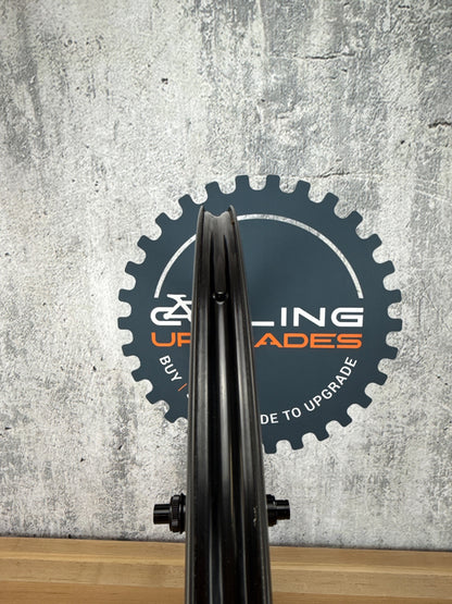 Low Mile! Thesis RCG44 700c Carbon Wheelset