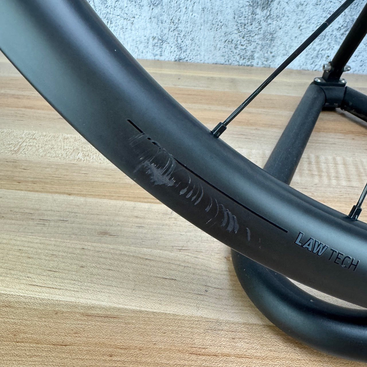 FFWD Ryot33 Carbon Tubeless Disc Brake Wheelset 700c DT Swiss 350 Hubs 1586g