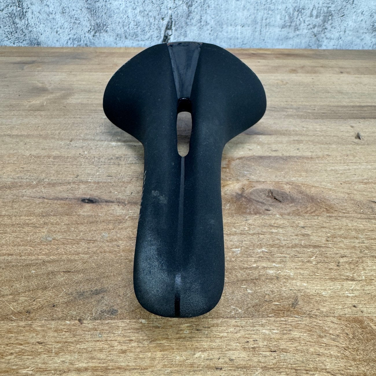 Fizik Antares R1 Open Regular 141mm 7x9mm Carbon Rails Bike Saddle 188g