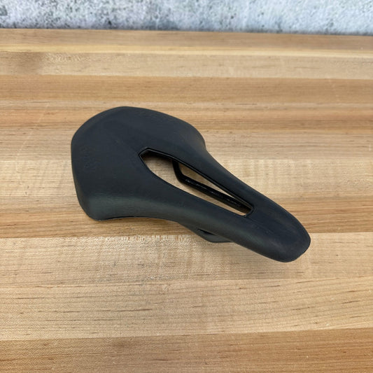 Fizik Argo Tempo R1 Mobius Vento 7x9mm Carbon Rails 150mm Saddle 150g