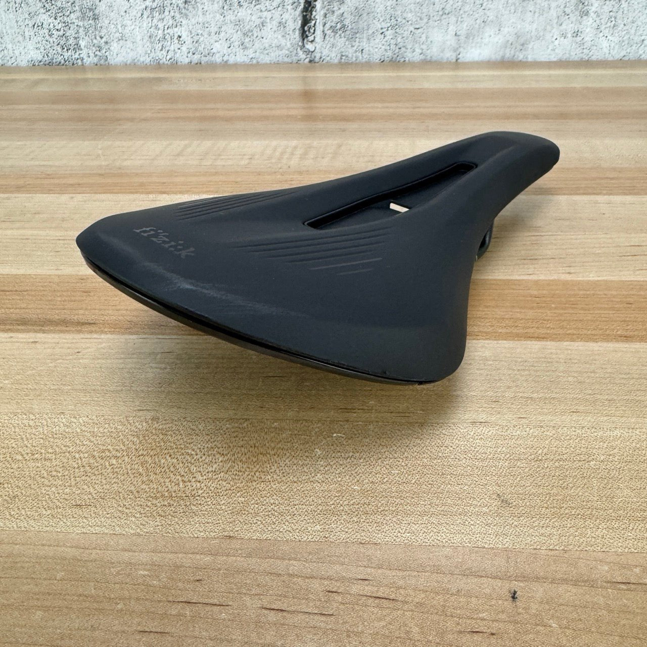 Fizik Terra Argo R3 140mm Kium 7x7mm Rails Gravel Bike Saddle 233g MSRP $175