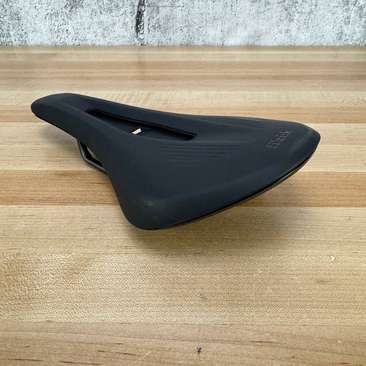 Fizik Terra Argo R3 140mm Kium 7x7mm Rails Gravel Bike Saddle 233g MSRP $175