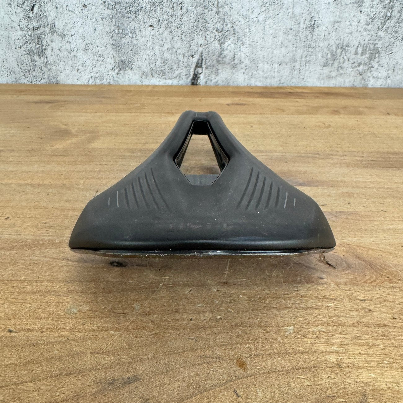 Fizik Argo Vento 140mm 7x7mm Kium Rails Bike Saddle 226g