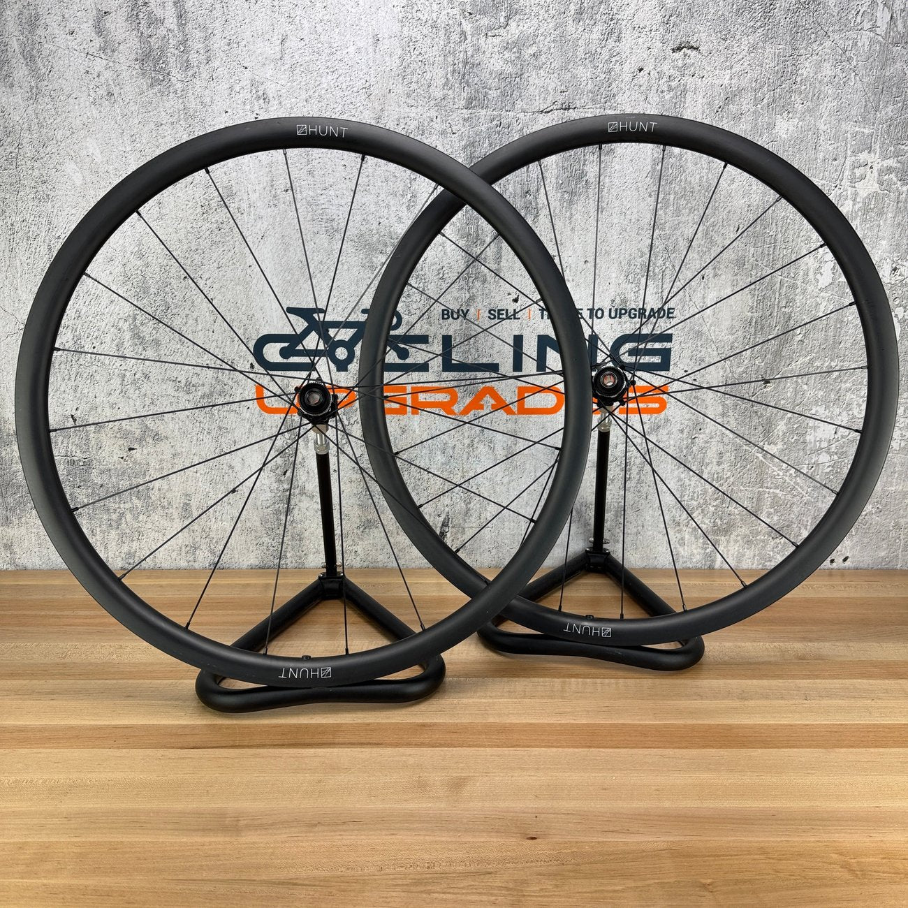 Hunt 30 Carbon Tubeless Center Lock Disc Brake Wheelset 700c 1382g