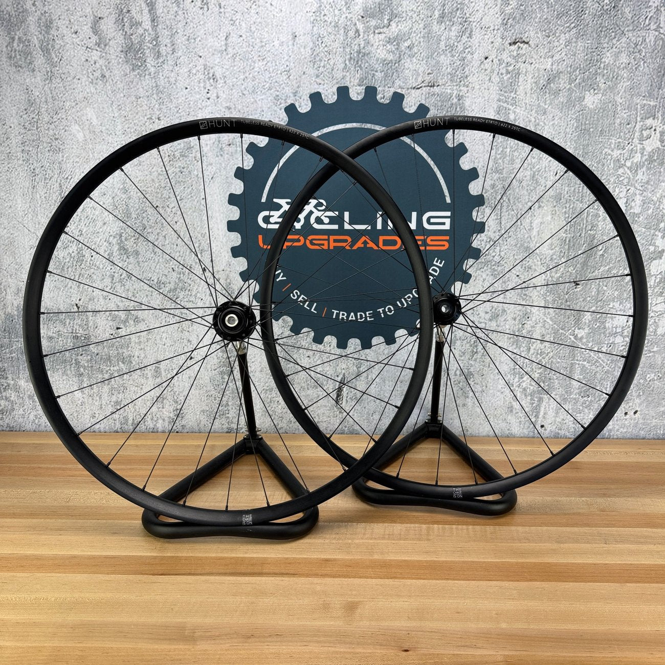 Hunt SuperDura Dynamo Alloy Tubeless Disc Brake Wheelset 700c 1925g