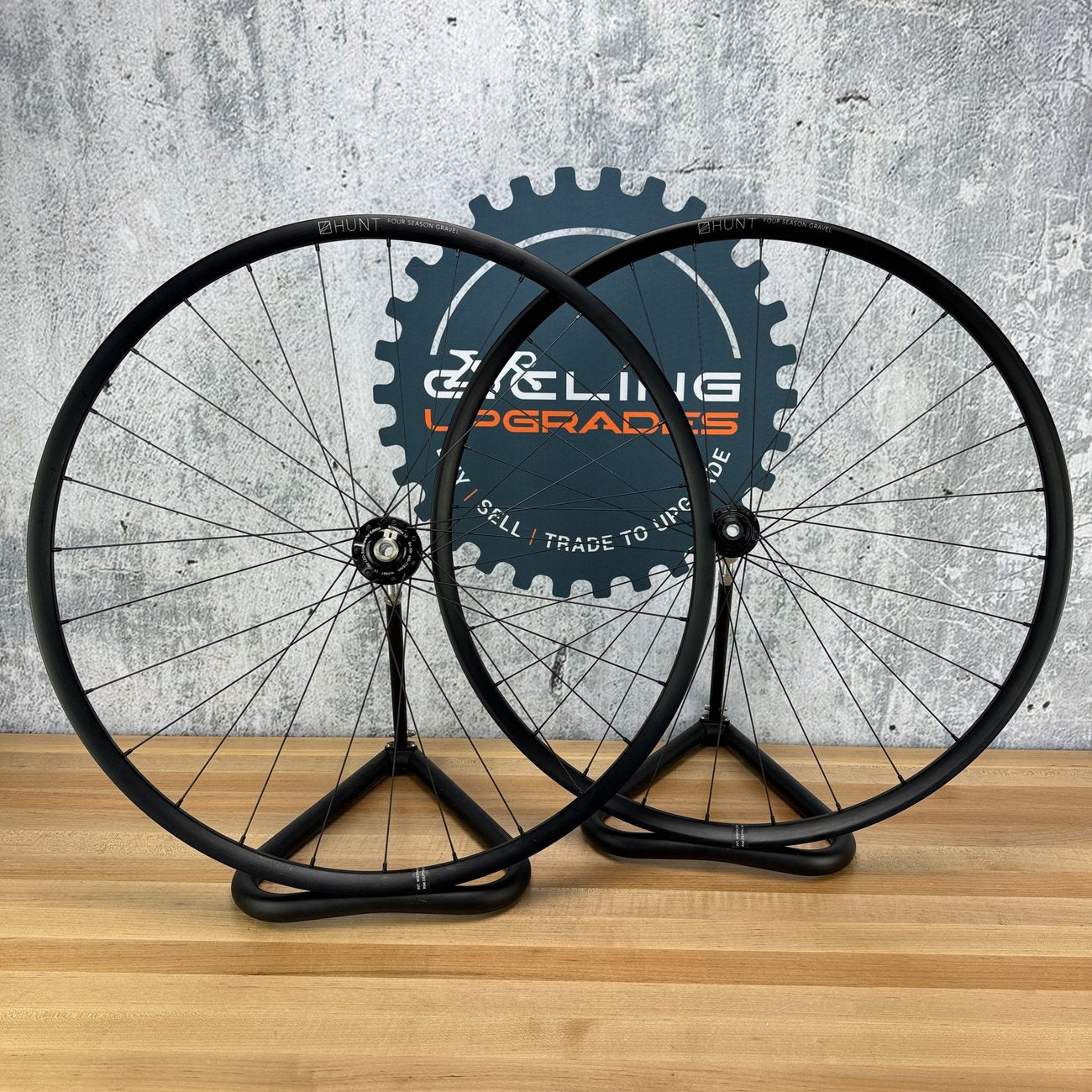 Hunt SuperDura Dynamo Alloy Tubeless Disc Brake Wheelset 700c 1925g