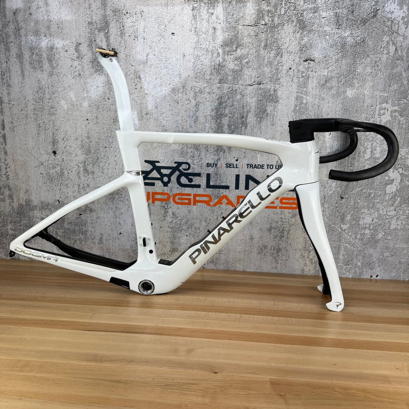 Light Use! 2025 Pinarello Dogma F Size 515 (53.5cm TT) Carbon Disc Frameset 700c