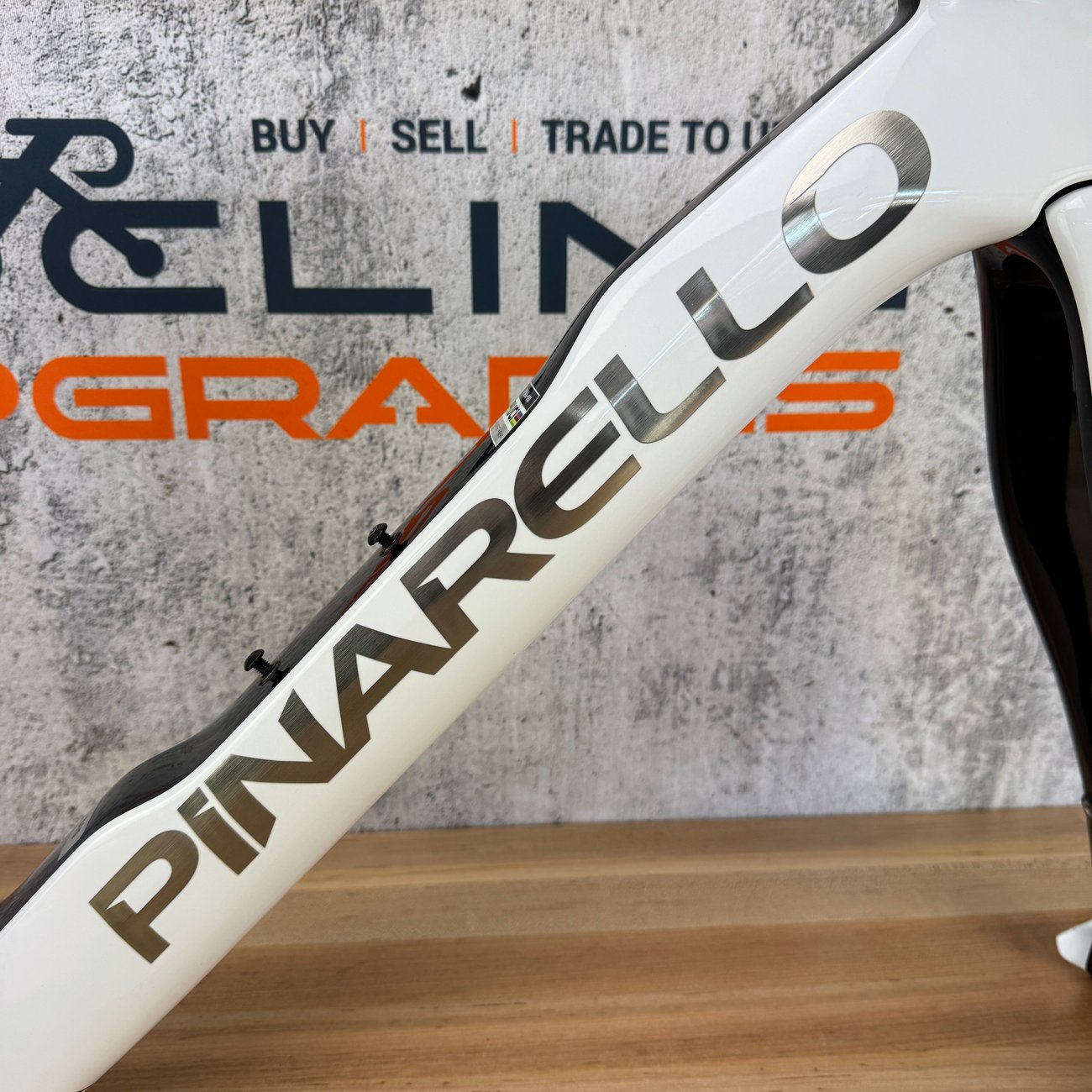 Light Use! 2025 Pinarello Dogma F Size 515 (53.5cm TT) Carbon Disc Frameset 700c
